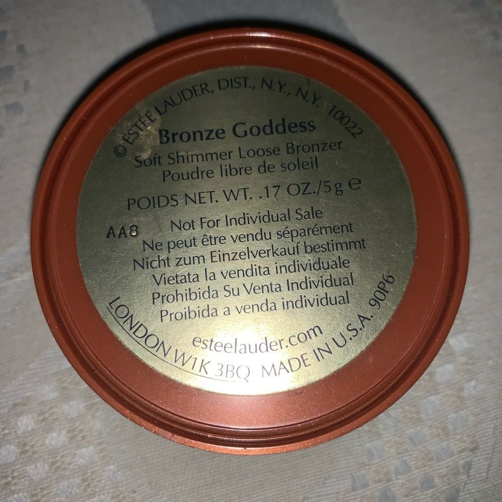 Estée Lauder bronzer and makeup - Picture 2 of 3